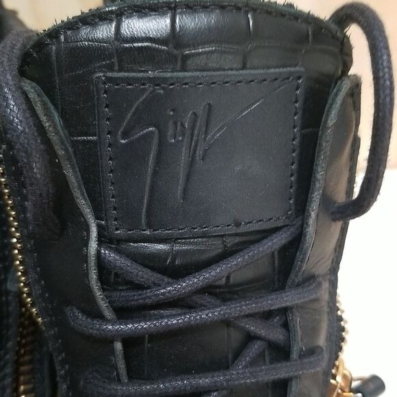 Giuseppe Zanotti   Leather Sneakers Gold Double Zipper Wmn's size 7.5 , EU 37.5 - Picture 3 of 10